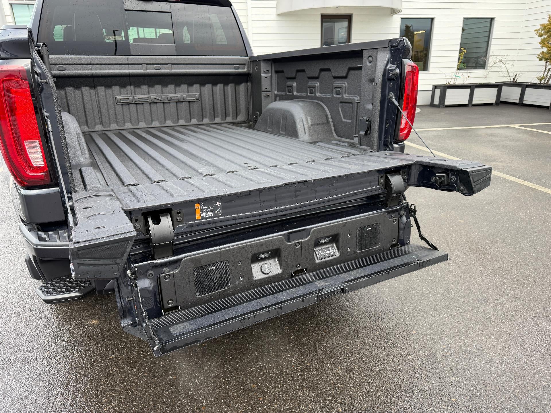 2023 GMC Sierra 1500 DNLIULT