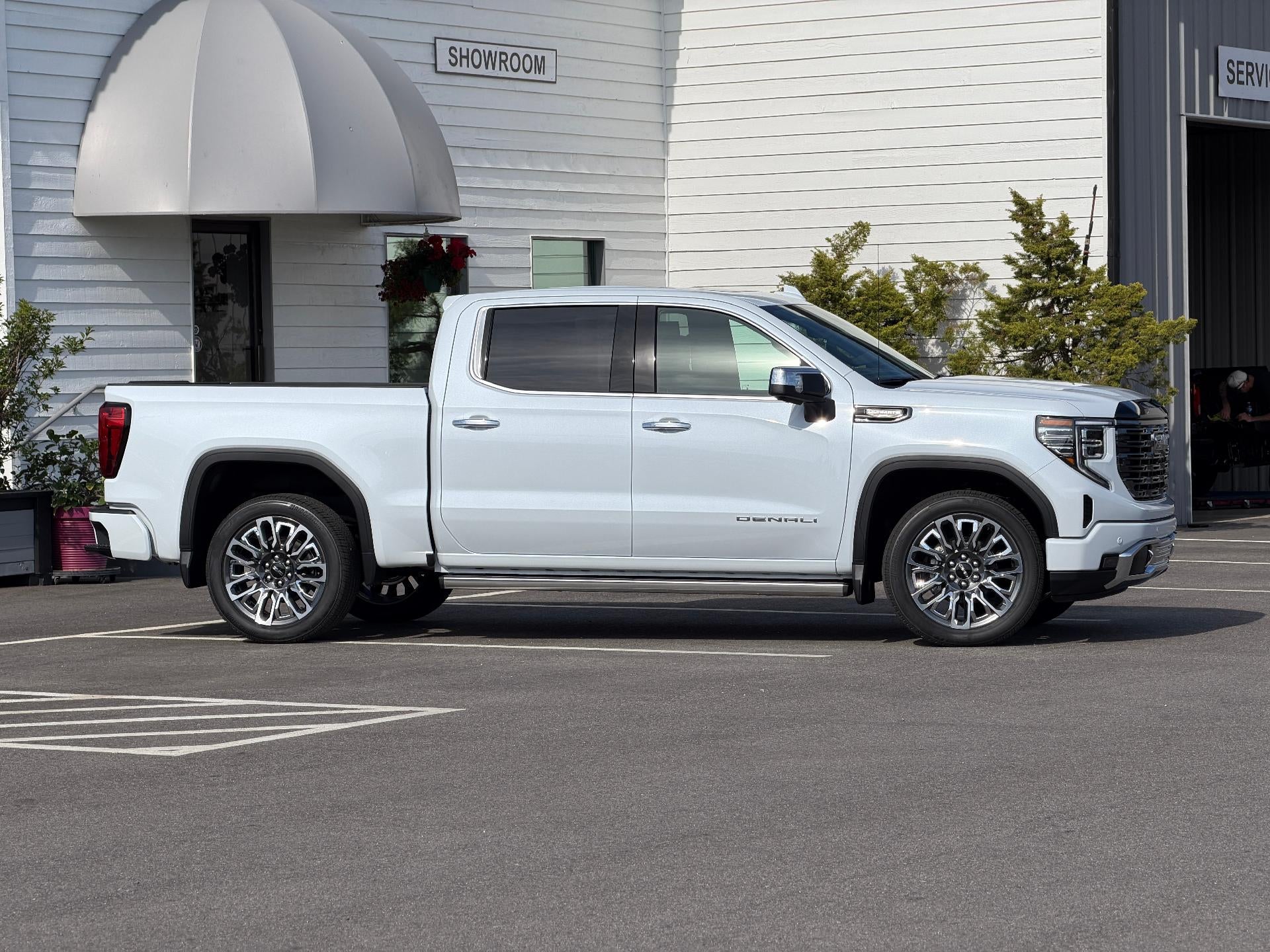 2026 GMC Sierra 1500 Crew Cab Short Box 4-Wheel Drive Denali Ultimate
