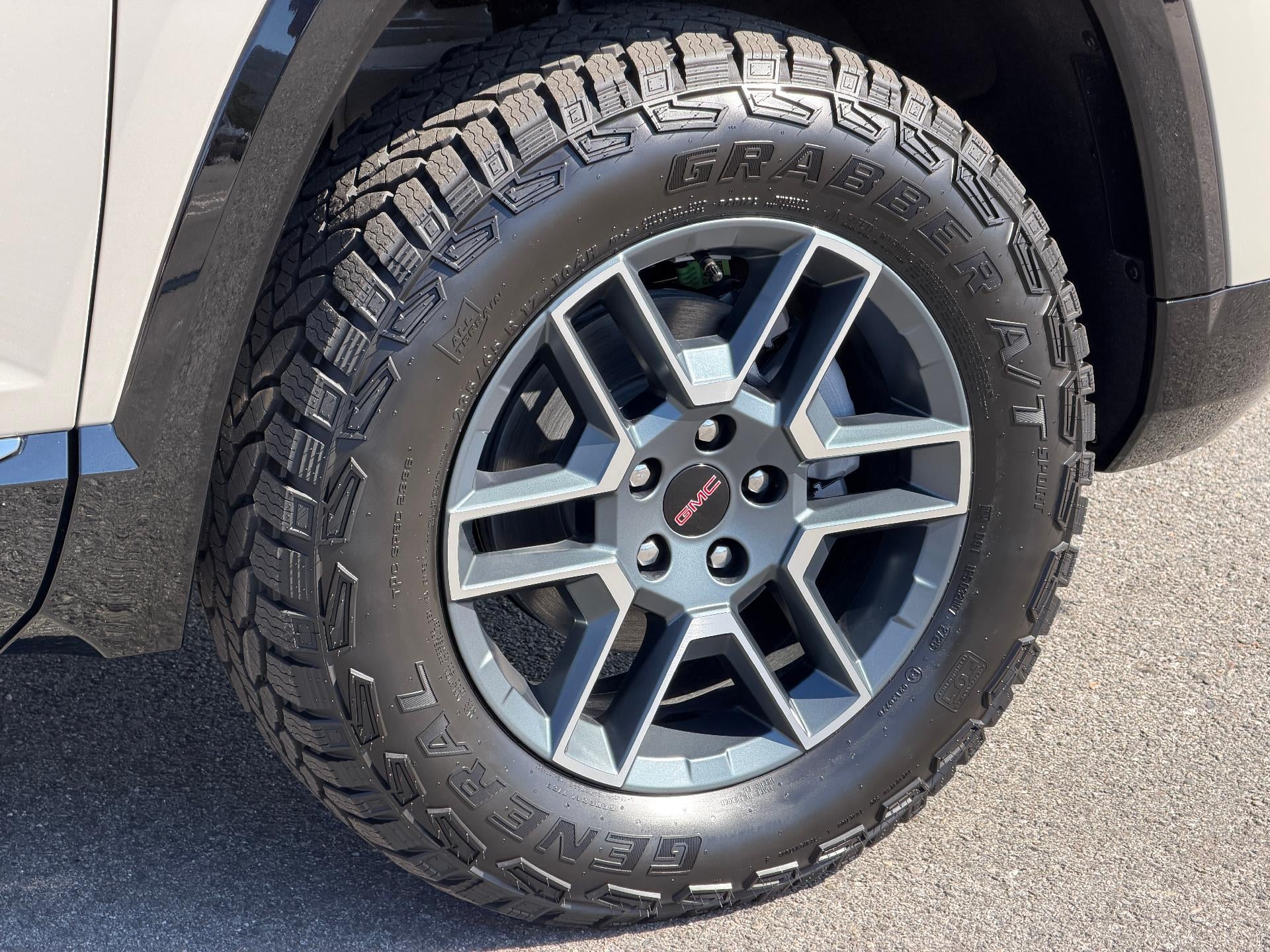 2027 GMC Terrain AWD 4dr AT4