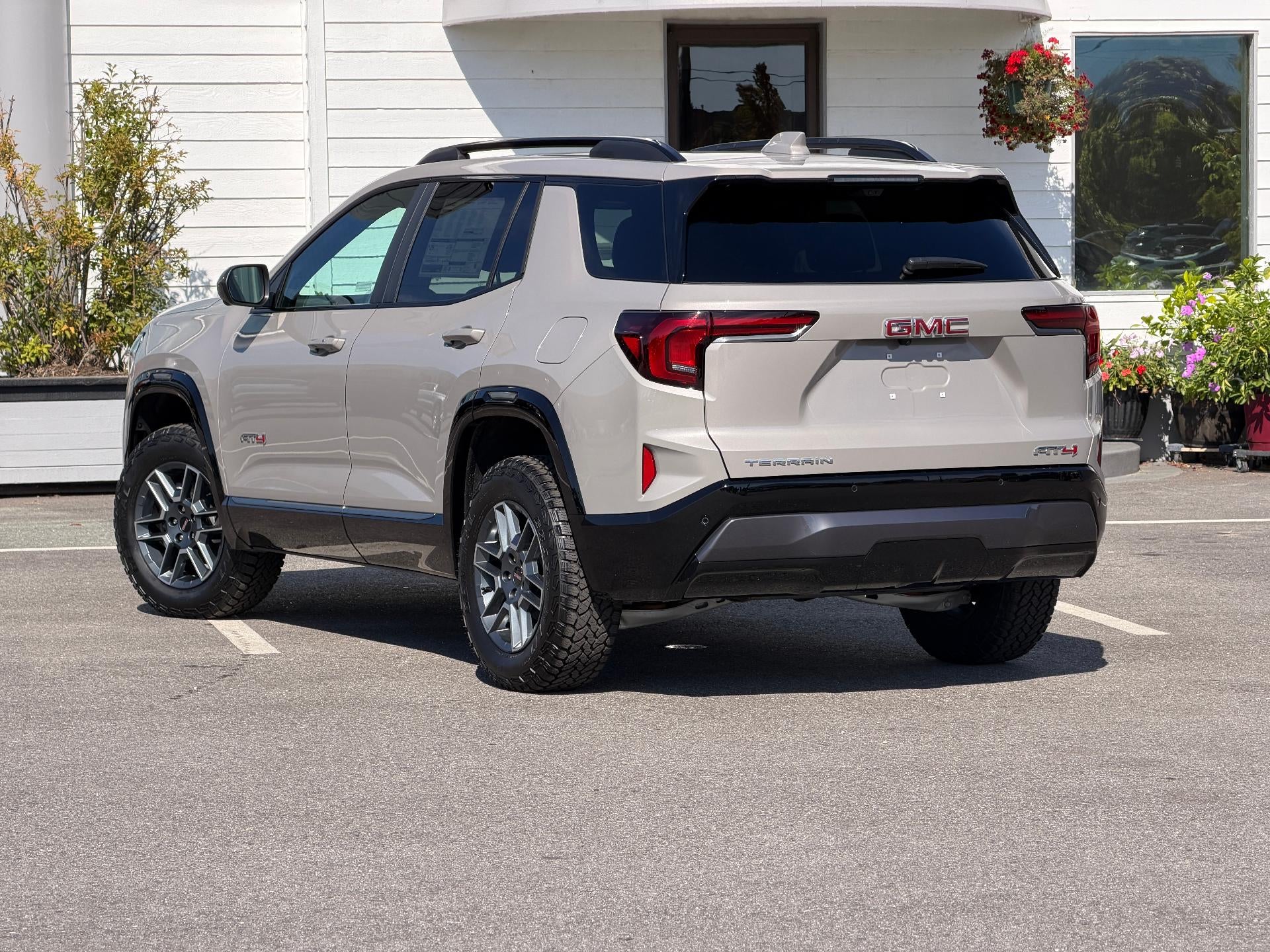 2027 GMC Terrain AWD 4dr AT4