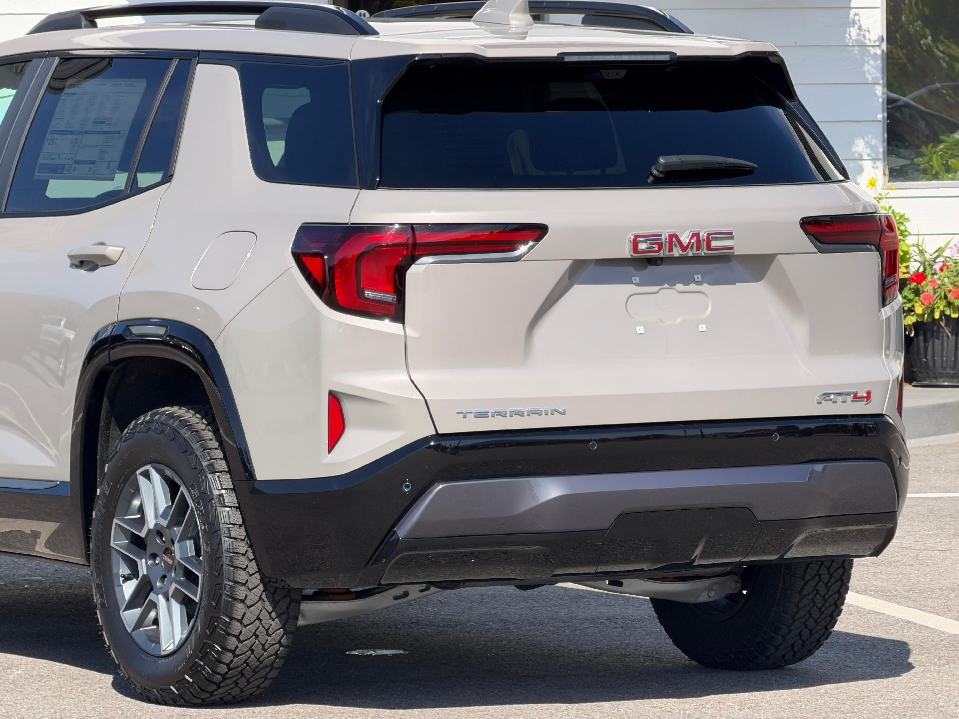 2027 GMC Terrain AWD 4dr AT4