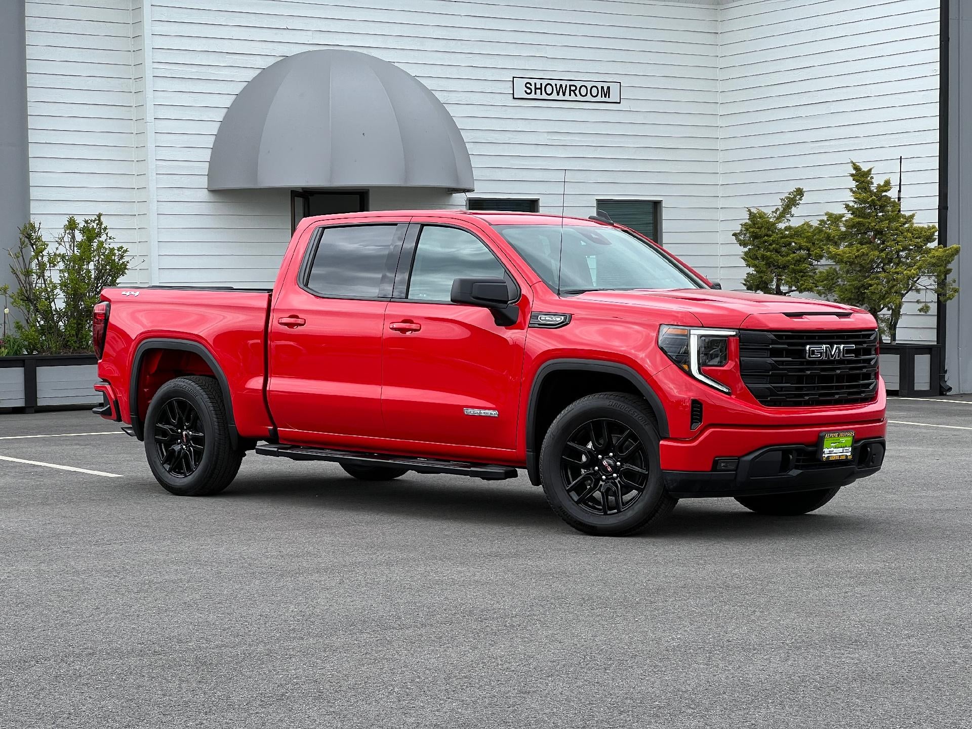 2025 GMC Sierra 1500 Crew Cab Short Box 4-Wheel Drive Elevation 3SB