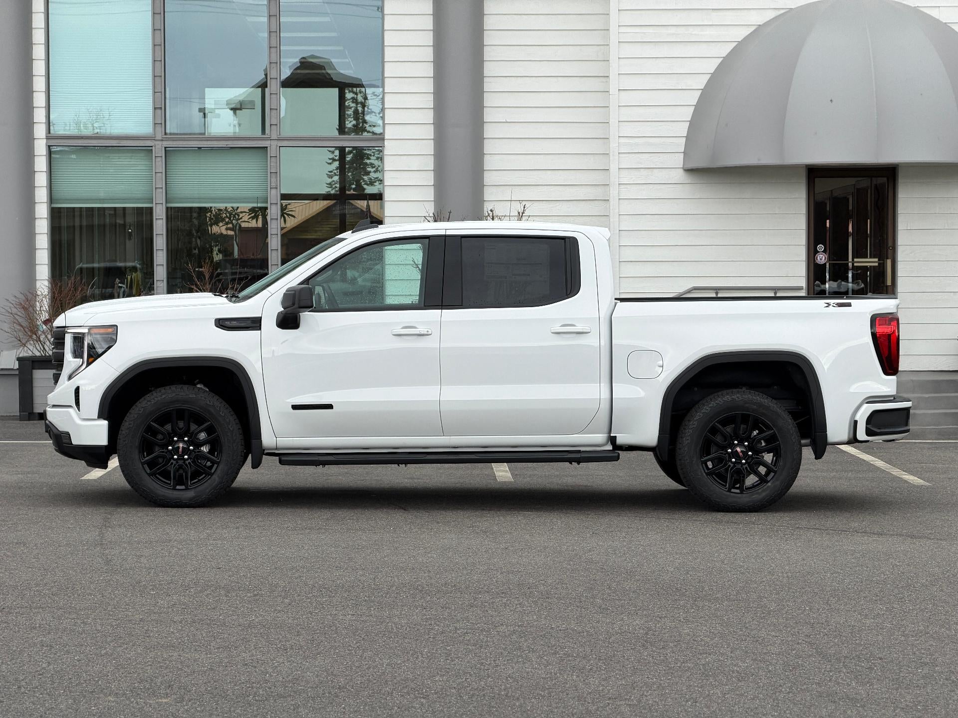 2026 GMC Sierra 1500 Crew Cab Short Box 4-Wheel Drive Elevation 3SB