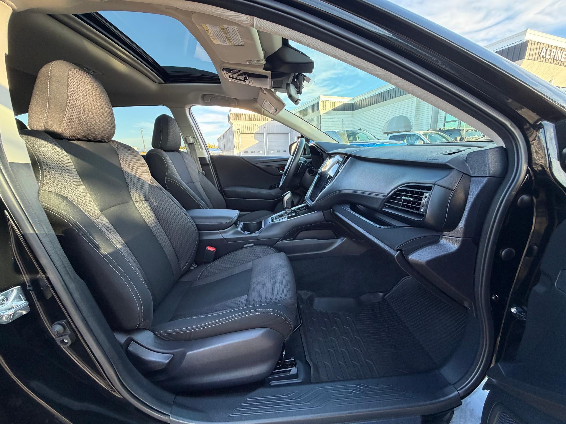 2024 Subaru Outback PREM One Owner Heated Seats, Sunroof