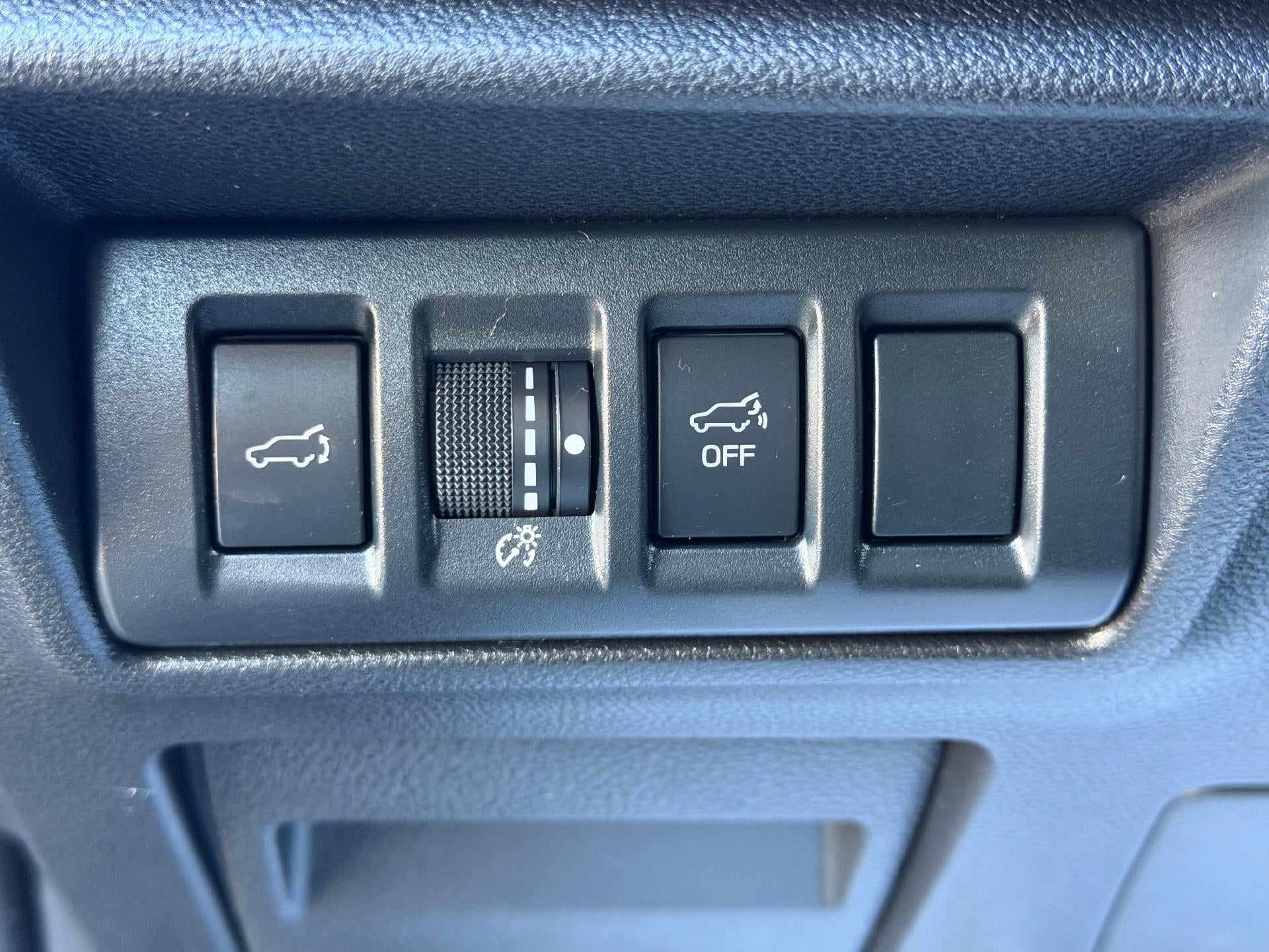 2024 Subaru Outback PREM One Owner Heated Seats, Sunroof