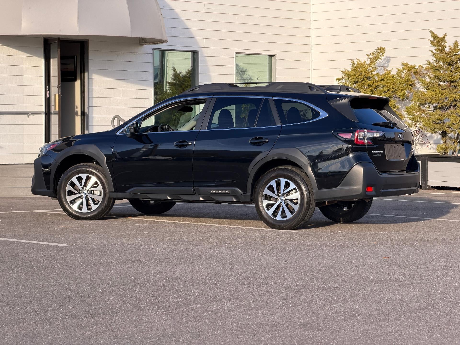 2024 Subaru Outback PREM One Owner Heated Seats, Sunroof