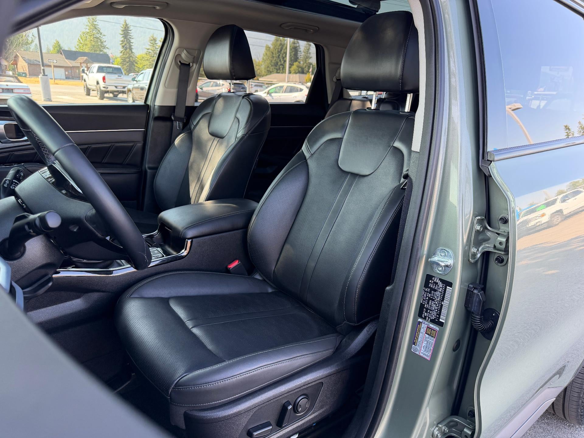 2024 Kia Sorento X-Line SX, One Owner Lease Return