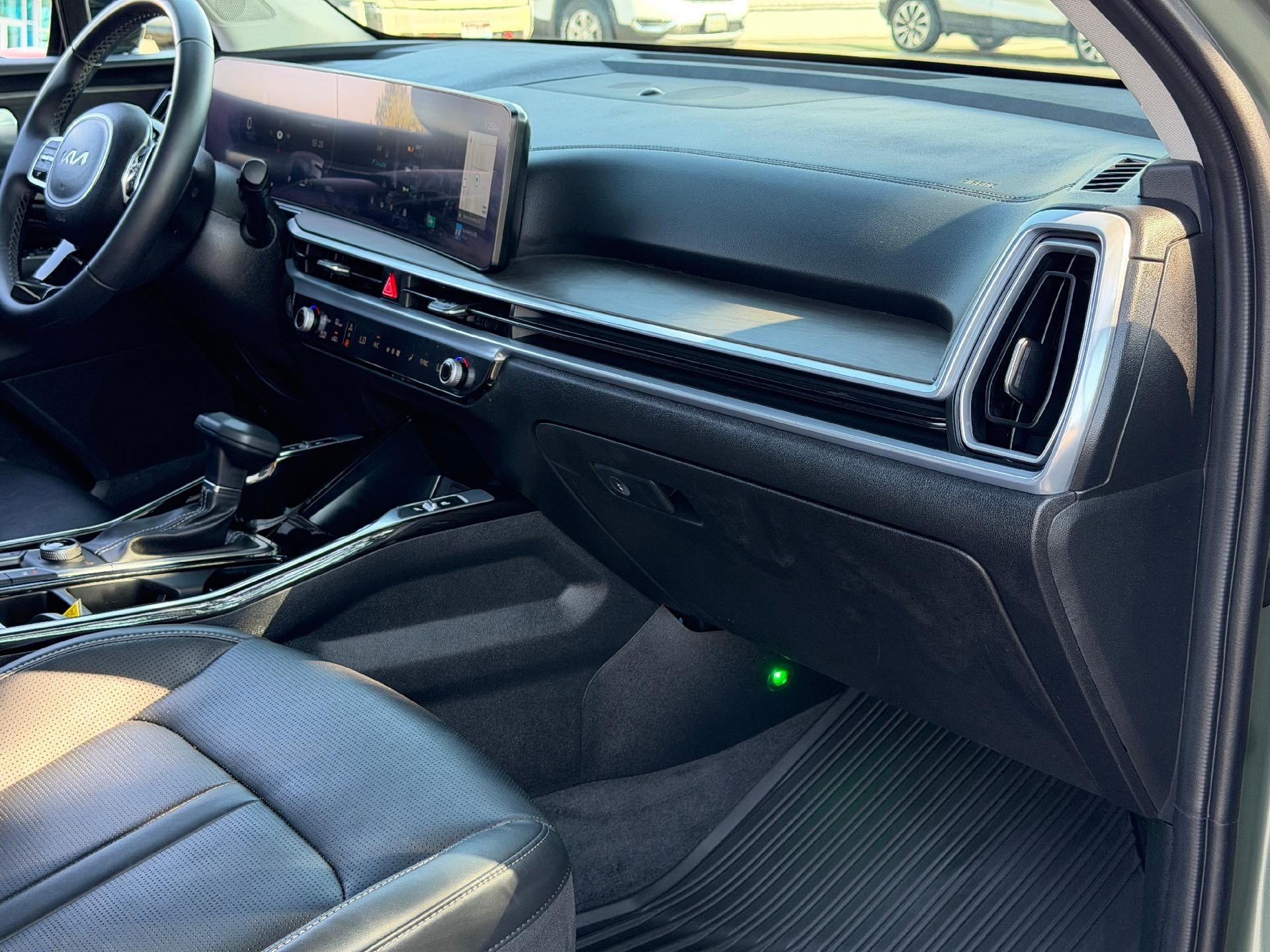 2024 Kia Sorento X-Line SX, One Owner Lease Return